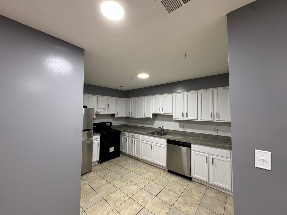 90 2nd St in Newark, NJ - Building Photo