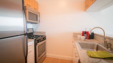 800 Sixth Avenue in New York, NY - Building Photo - Building Photo