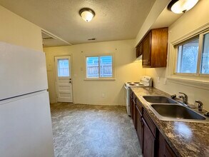 1062 Merton Ave in Akron, OH - Foto de edificio - Building Photo