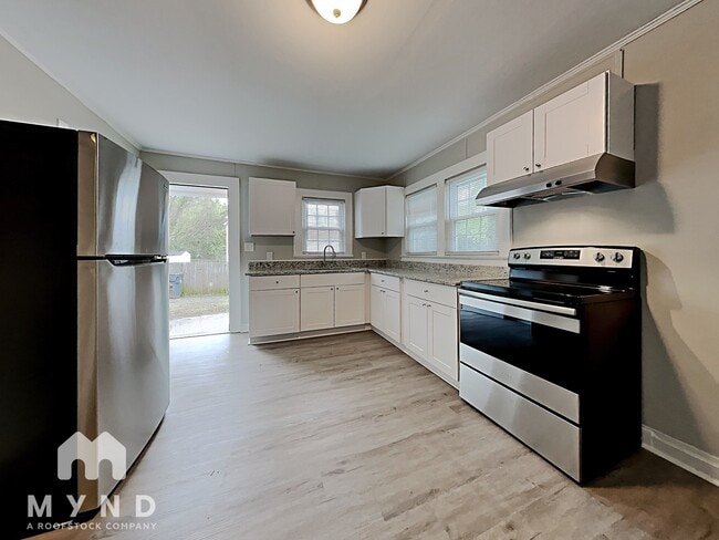 2955 Amay James Ave in Charlotte, NC - Building Photo - Building Photo