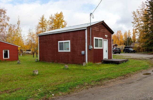2426 Burtis Ave in North Pole, AK - Building Photo - Building Photo