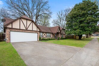 2031 Cranberry Dr in Memphis, TN - Foto de edificio - Building Photo