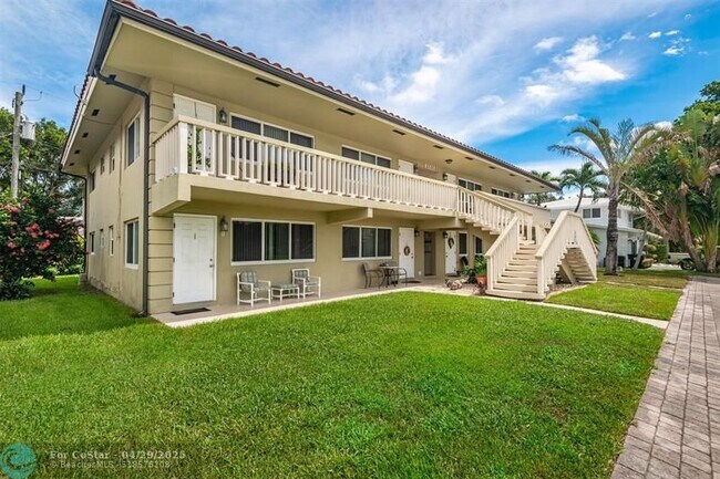 2131 NE 40th Ct in Lighthouse Point, FL - Building Photo - Building Photo