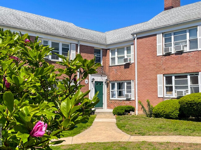 30 Standish Rd in Stamford, CT - Building Photo - Building Photo