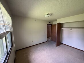 57-57 Mark Twain Ct in North Liberty, IA - Building Photo - Building Photo