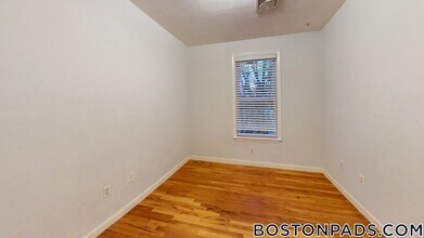 277 Paris St, Unit 3 in Boston, MA - Building Photo - Building Photo