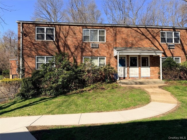 property at 86 McLoughlin St