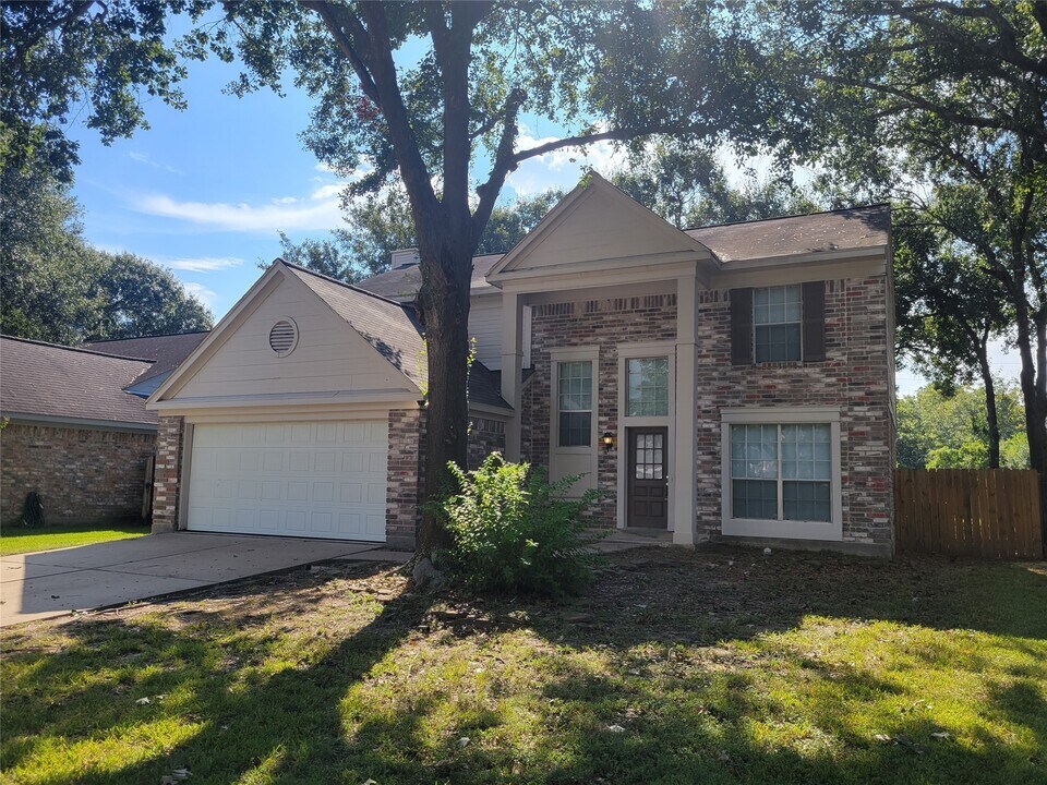 9315 Southleigh Dr in Spring, TX - Building Photo