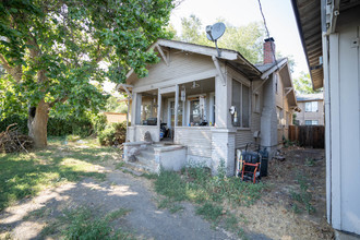 1004 S 41st Ave in Yakima, WA - Foto de edificio - Building Photo