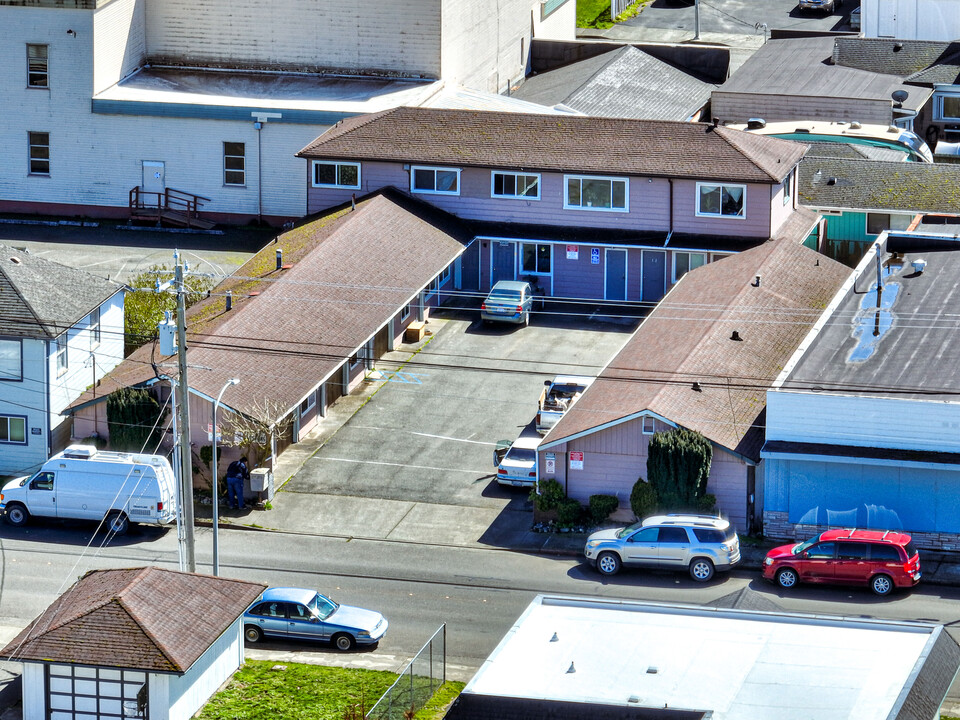 731 9th St in Crescent City, CA - Foto de edificio