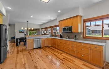 712 S Pine Meadow St in Sisters, OR - Building Photo - Building Photo