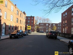 8 Greenwich St in Boston, MA - Foto de edificio - Building Photo