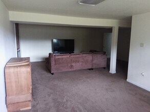 12000 SE 73rd Pl in Newcastle, WA - Building Photo - Building Photo