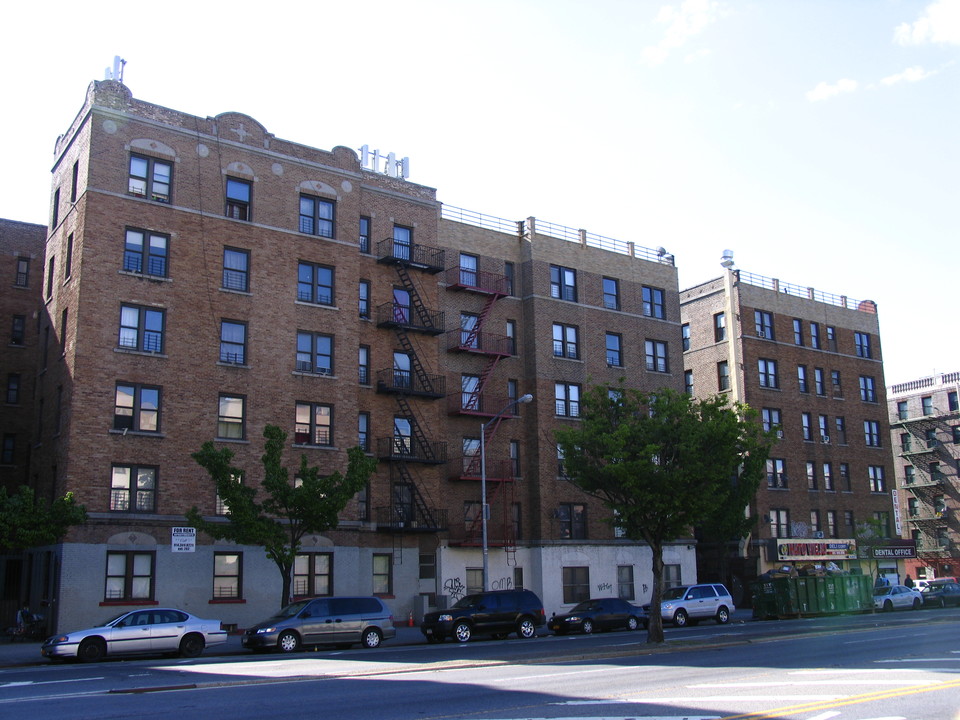 1454 Grand Concourse in Bronx, NY - Building Photo