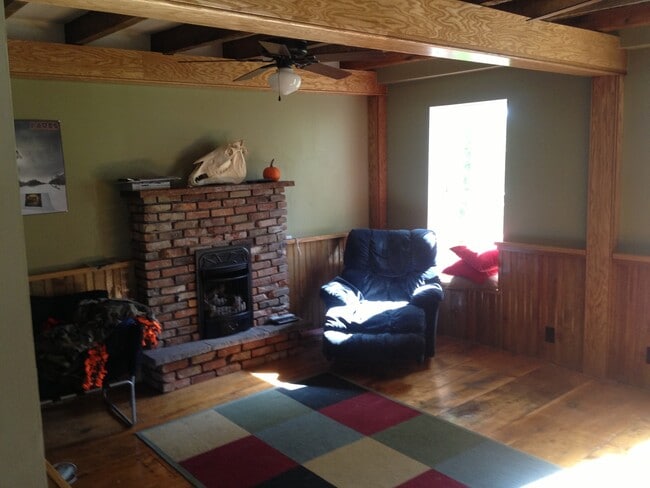 363 Etna Rd in Ithaca, NY - Foto de edificio - Building Photo