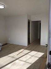2571 Edison St-Unit -1 in Eugene, OR - Foto de edificio - Building Photo