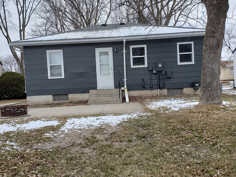 1945 Mckinney Ave in Benson, MN - Building Photo