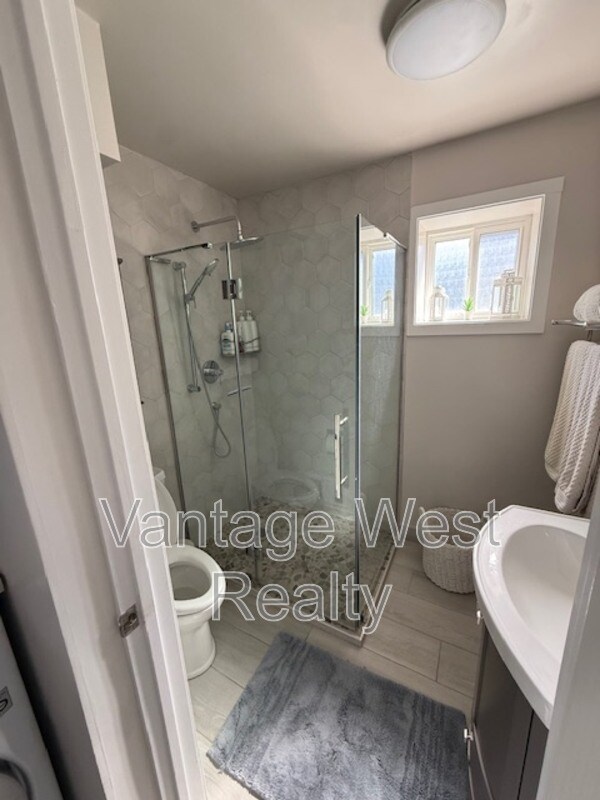 16370-16370 Carrs Landing Rd in Lake Country, BC - Building Photo - Building Photo