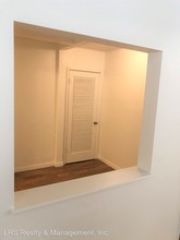 11047 Hesby St in Los Angeles, CA - Building Photo - Building Photo