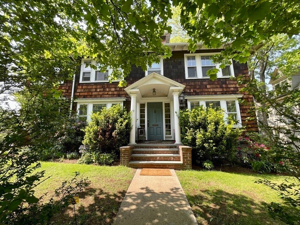 29 Addington Rd, Unit 2 in Brookline, MA - Building Photo