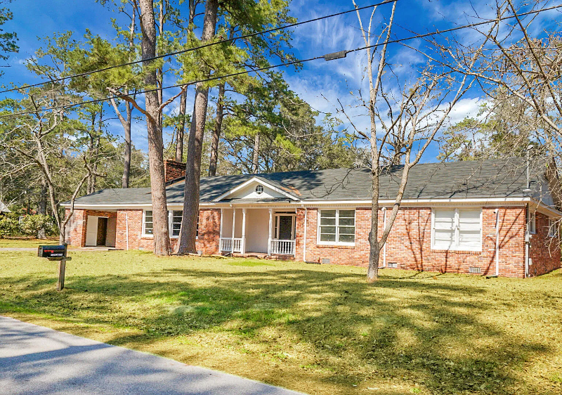 407 Hayne St in Walterboro, SC - Building Photo