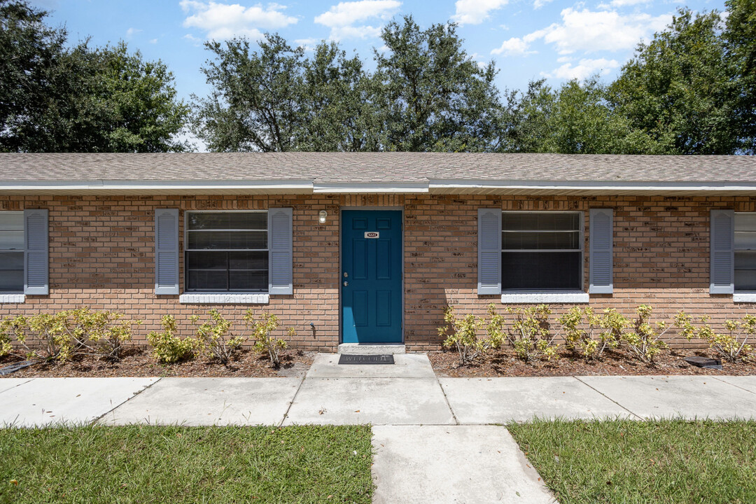 3221 Pershing St in Kissimmee, FL - Foto de edificio