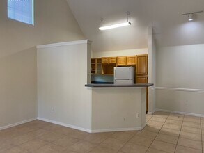 6593 Queens Borough Ave in Orlando, FL - Building Photo - Building Photo
