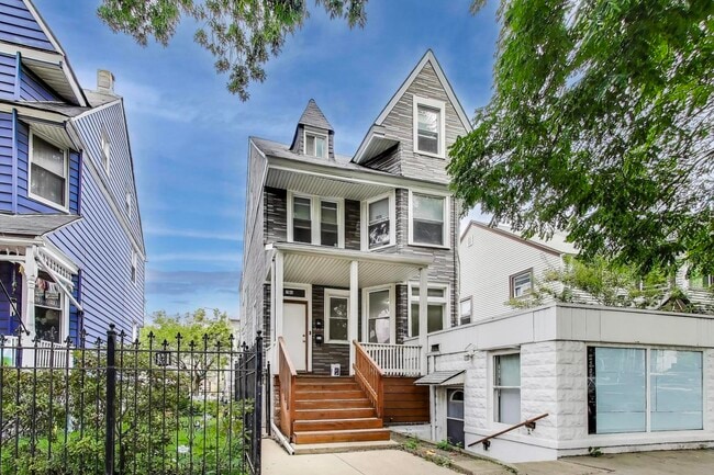 property at 2144 W Montrose Ave