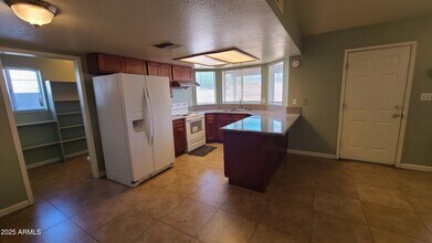 3105 S Rogers in Mesa, AZ - Building Photo - Building Photo