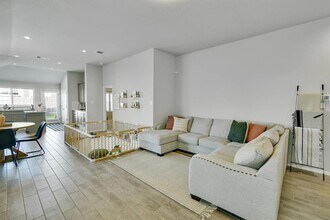 121 Crescent St in Georgetown, TX - Building Photo - Building Photo