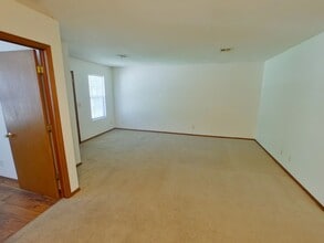 611 S Mt Carmel St in Wichita, KS - Building Photo - Building Photo