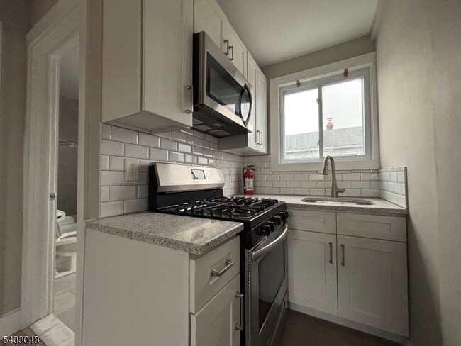 355 River Dr in Garfield, NJ - Building Photo - Building Photo