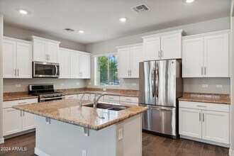 10630 W Pinchot Ave in Avondale, AZ - Building Photo - Building Photo