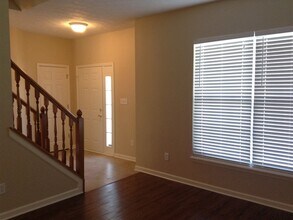 6529 Caressa Way in Indianapolis, IN - Foto de edificio - Building Photo