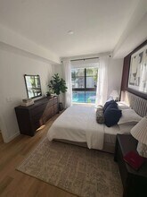 1642 NE 124th Ln, Unit B8 in North Miami, FL - Foto de edificio - Building Photo