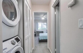 7555 Charmant Dr in San Diego, CA - Building Photo - Building Photo