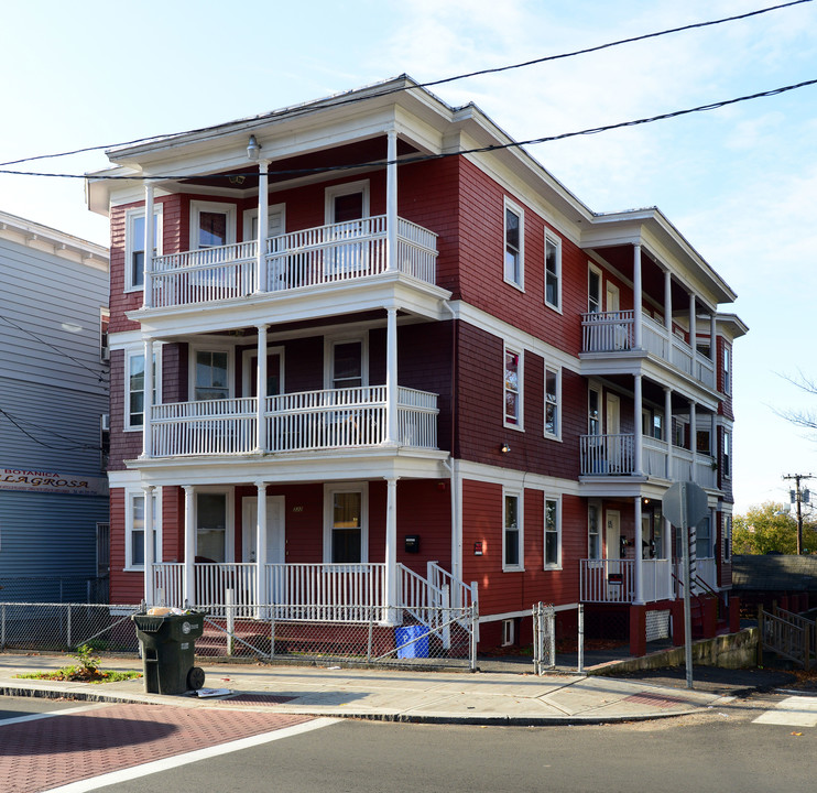 332 Manton Ave in Providence, RI - Foto de edificio