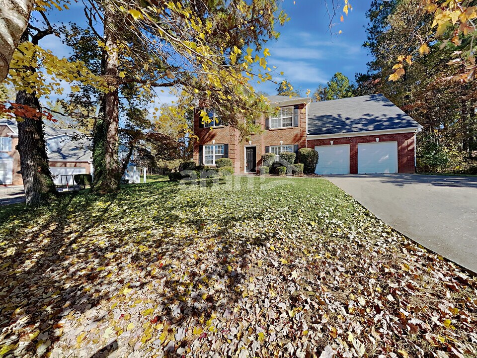 590 Birchberry Ter SW in Atlanta, GA - Building Photo