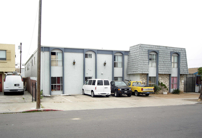 4127 38th St in San Diego, CA - Foto de edificio - Building Photo