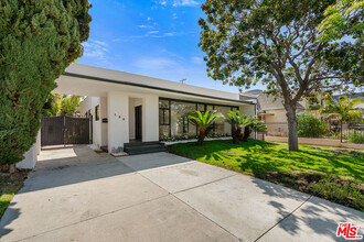 130 Le Doux Rd in Beverly Hills, CA - Building Photo - Building Photo