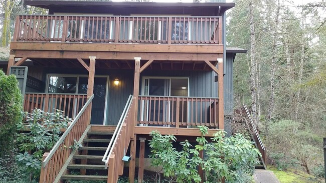 property at 2736 Timberline Dr