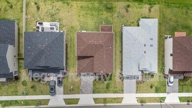 12195 Stirrup Dr in Dade City, FL - Building Photo - Building Photo