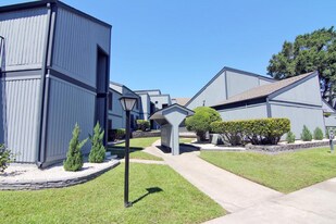 Cedars in Conroe, TX - Building Photo