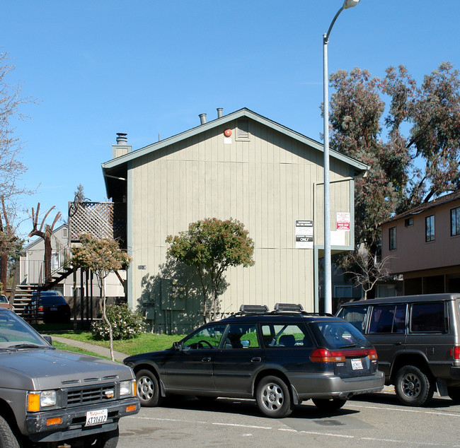 2368 Kenton Ct in Santa Rosa, CA - Building Photo - Building Photo