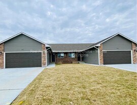 5321 N Toben Ct in Bel Aire, KS - Building Photo