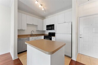 4221 W Spruce St in Tampa, FL - Building Photo - Building Photo