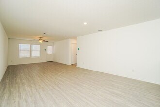 14735 Brandy Brk in San Antonio, TX - Building Photo - Building Photo