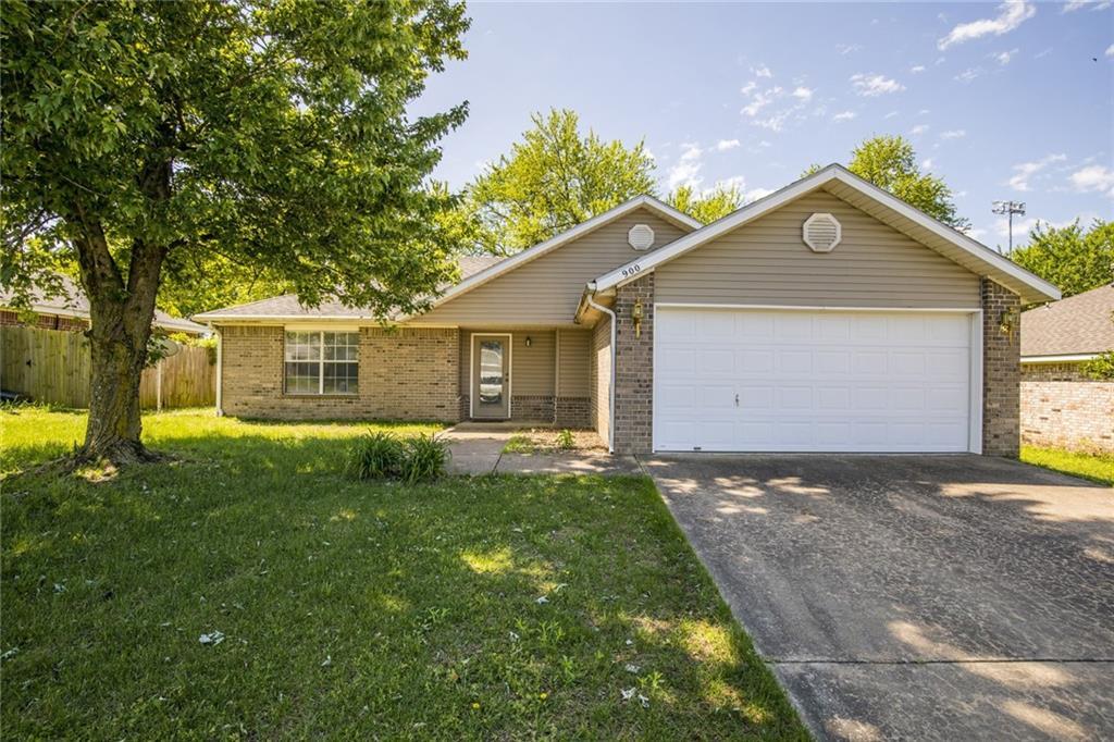 900 Marcus St in Bentonville, AR - Building Photo