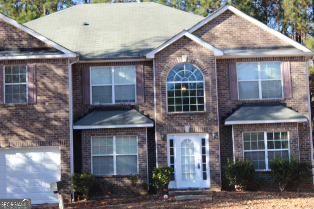 3521 Arminto Dr in Ellenwood, GA - Building Photo