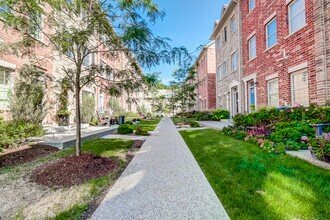 14 Oxfordshire Ln in Kitchener, ON - Building Photo - Building Photo